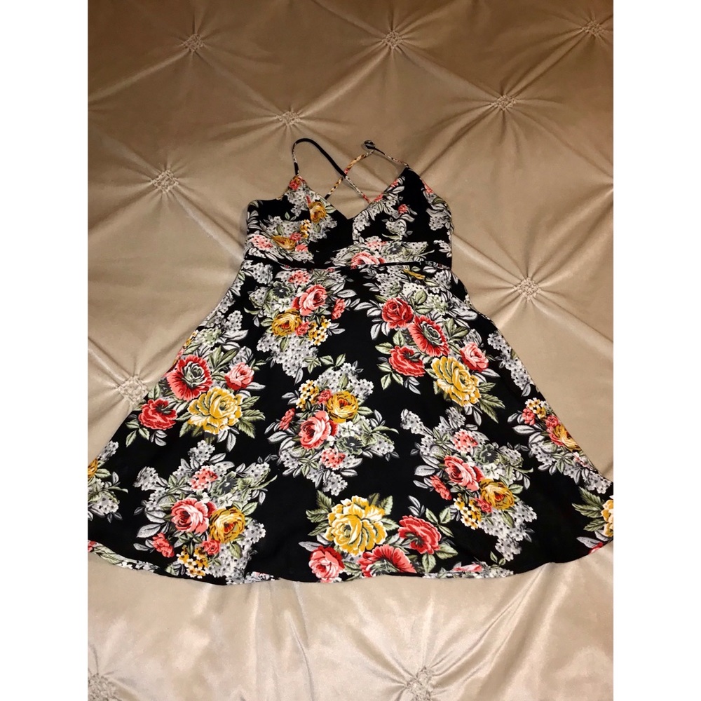 HONEY PUNCH Strappy Floral Dress